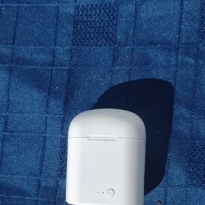 A7 Wireless Earbuds Charging Case - White NWOT